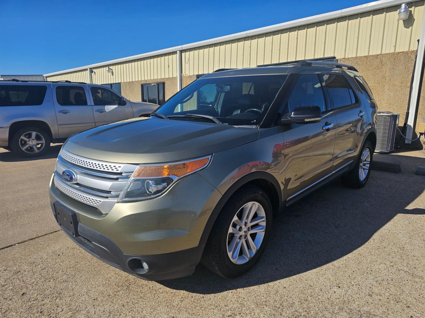 2013 GREEN /BLACK FORD EXPLORER XLT 4WD (1FM5K8D80DG) with an 3.5L V6 DOHC 24V engine, 6-SPEED AUTOMATIC transmission, located at 533 S Seven Points BLVD, Seven Points, TX, 75143, (430) 255-4030, 32.313999, -96.209351 - Photo#0